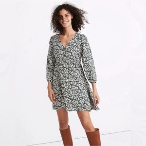 Madewell green V-Neck Button-front Mini Dress in Forest Leaves long sleeves